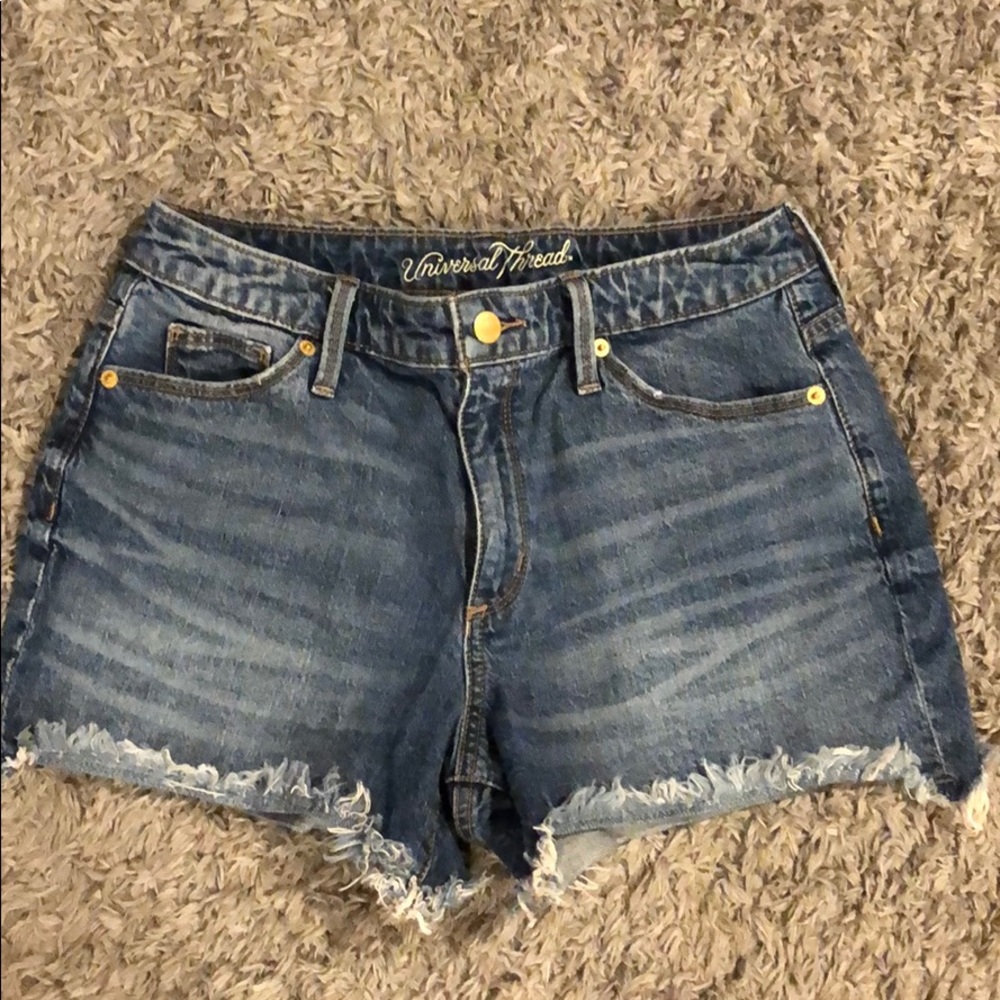 Universal Thread shorts